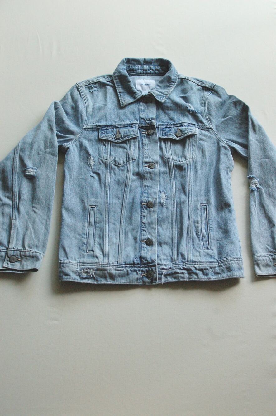Old Navy Distressed Denim Jacket Light Wash Blue Jean Trucker Womens M Tall Size